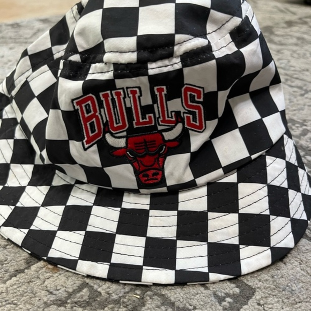 BULLS NBA checkered bucket hat